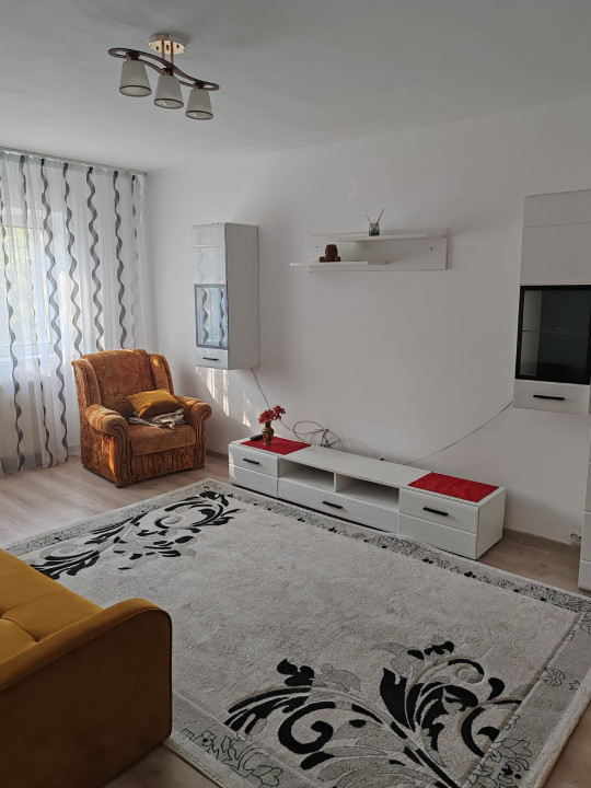 Apartament cu 3 camere in zona Garii, Vaslui