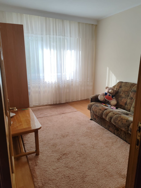 Apartament cu 3 camere in zona Garii, Vaslui