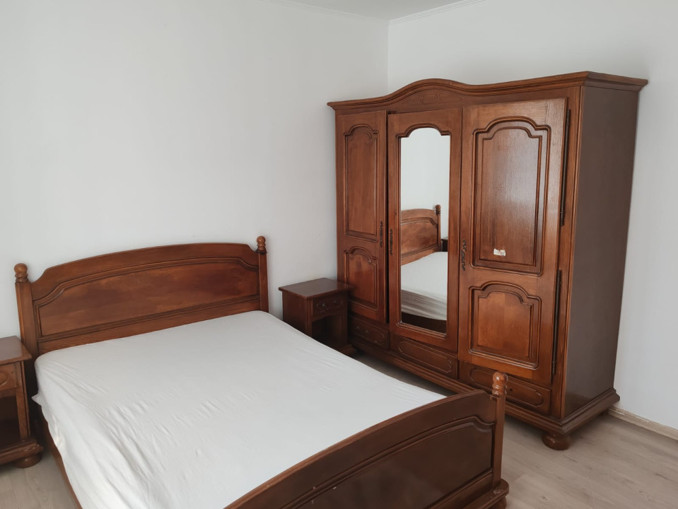 Apartament cu 3 camere in zona Garii, Vaslui