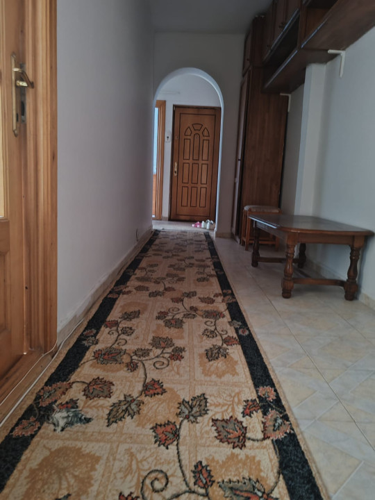 Apartament cu 3 camere in zona Garii, Vaslui