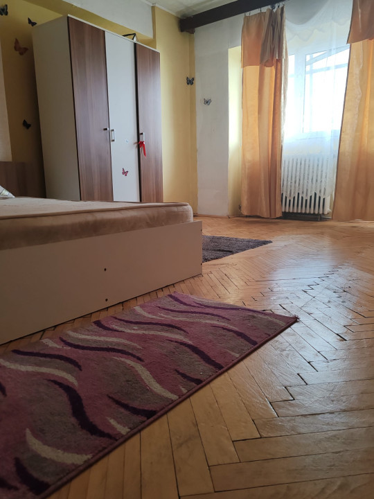 Apartament decomandat cu 3 camere, etaj 7/8, Vaslui zona Traian