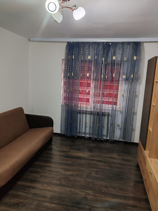 Apartament 2 camere, parter, Vaslui, zona Piata Vidin