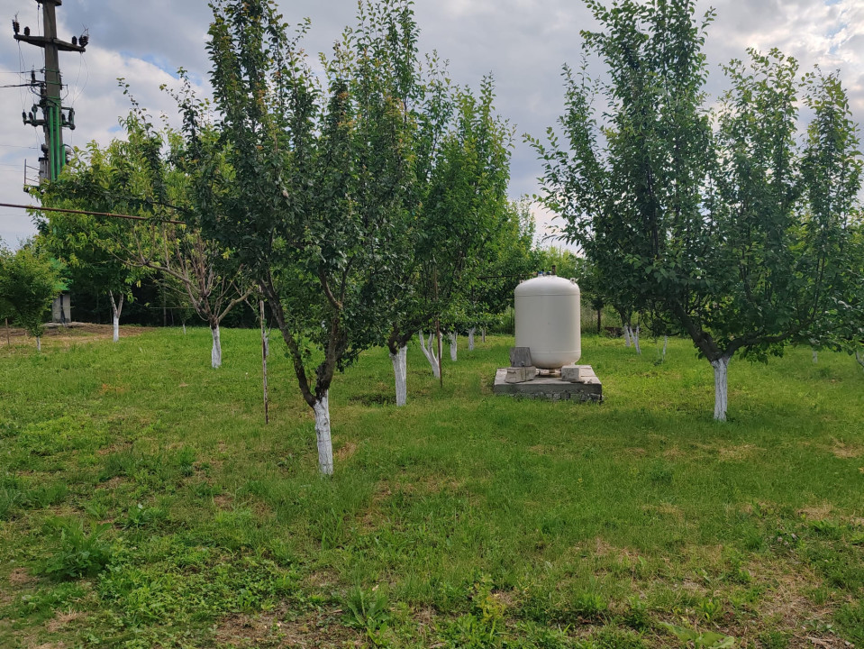 Casa parter si teren in zona Cretesti, Vaslui