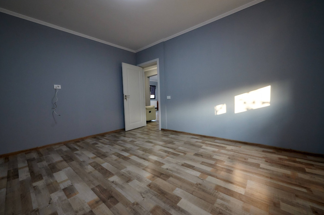 Casa parter si mansarda in zona Garii, Vaslui