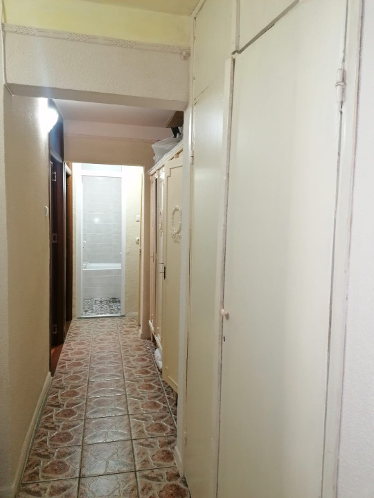 Apartament 3 camere, decomandat, zona 9 Mai