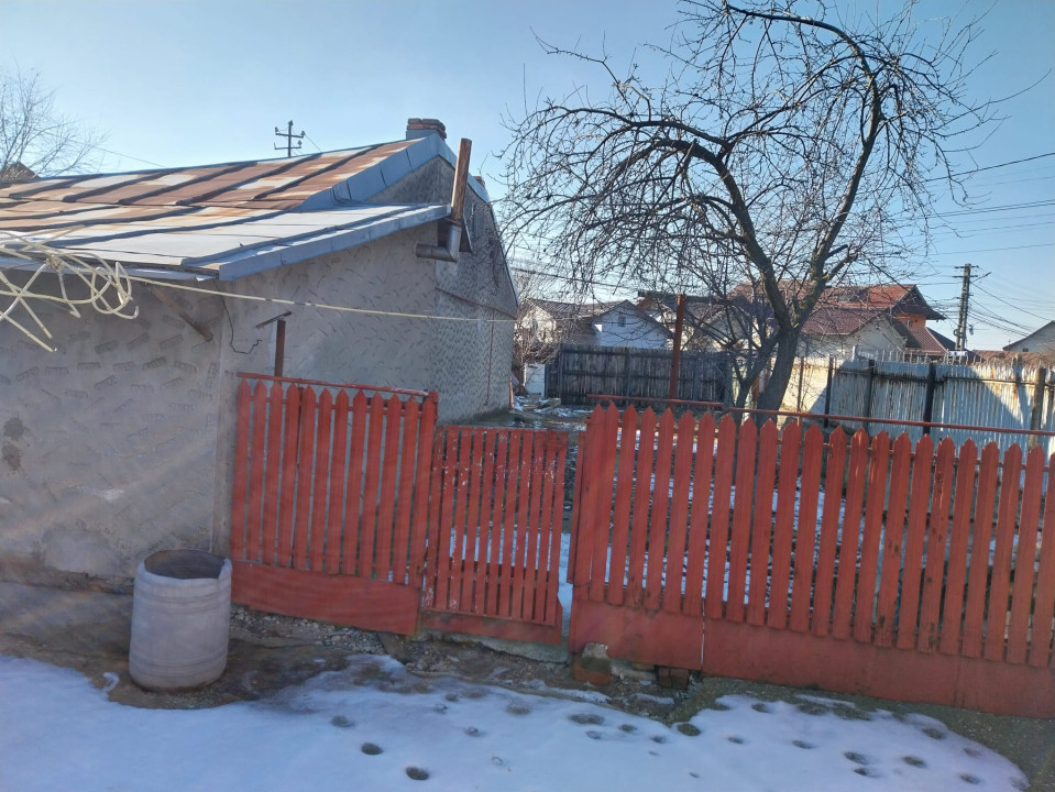 Casa de locuit in centrul comunei Brazi, Brazi