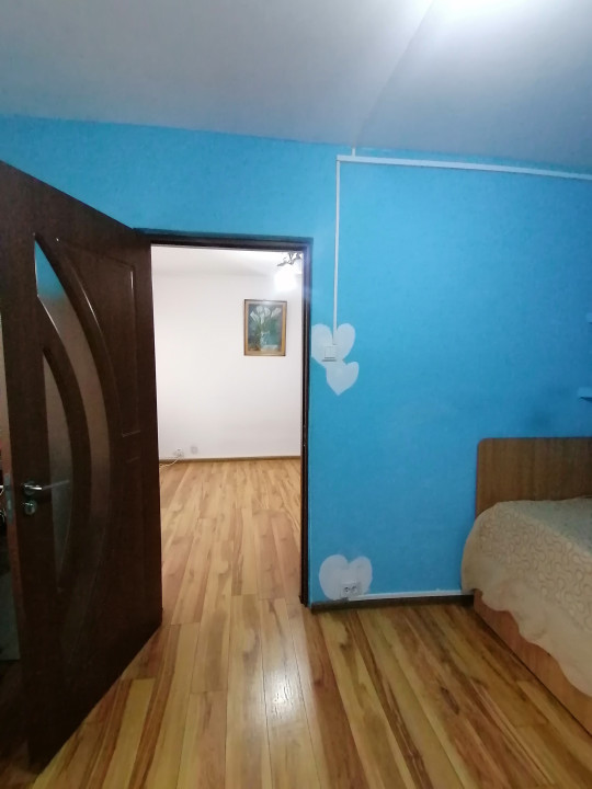 Apartament 2 camere, nedecomandat, renovat, Bariera București 