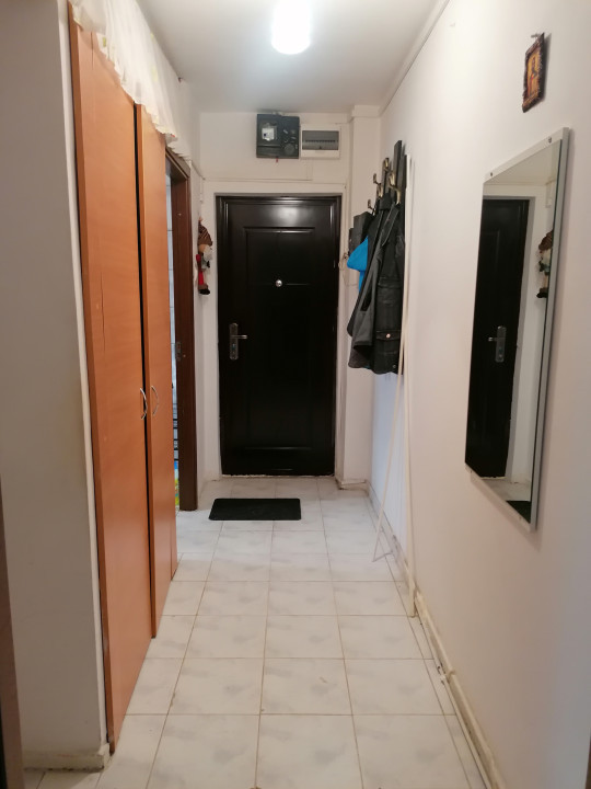 Apartament 2 camere, nedecomandat, renovat, Bariera București 